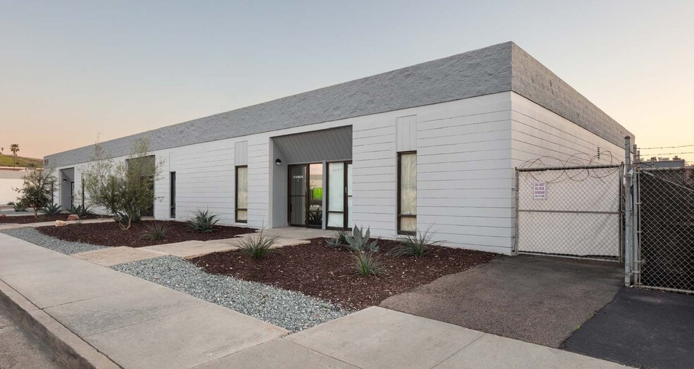 More Photos Of 179 Roymar Rd, Oceanside Unknown For Lease