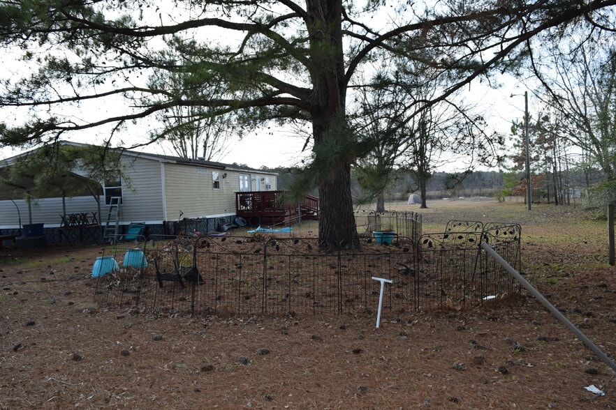 More Photos Of 1524 Seabrook School Rd, Fayetteville Multifamily For Sale