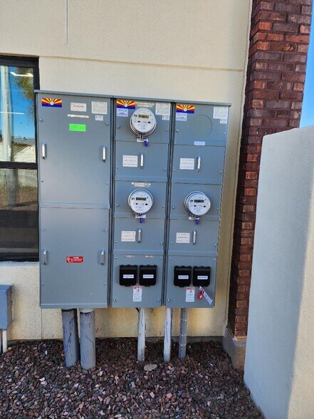 More Photos Of 726 E Monroe Ave, Buckeye Light Distribution For Lease