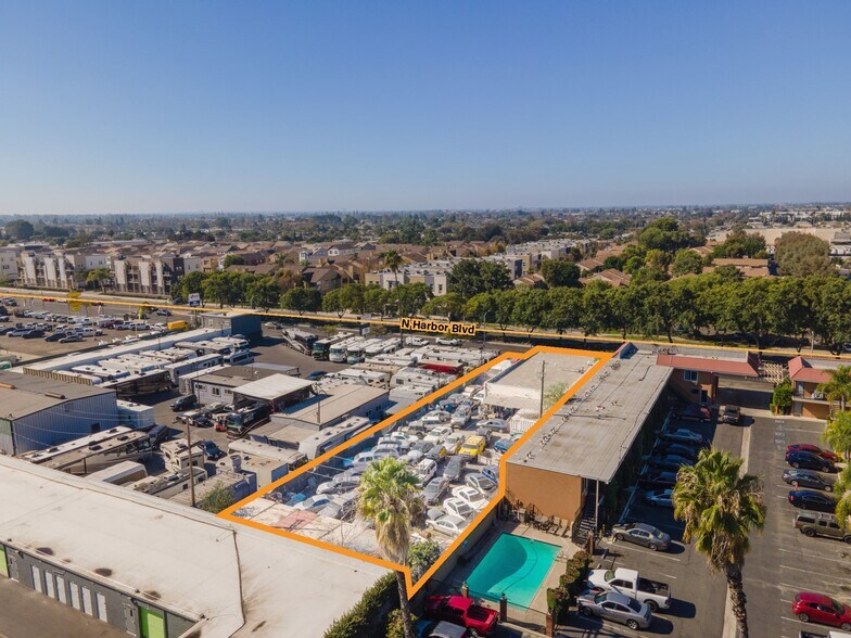 More Photos Of 1421 N Harbor Blvd, Santa Ana Freestanding For Sale