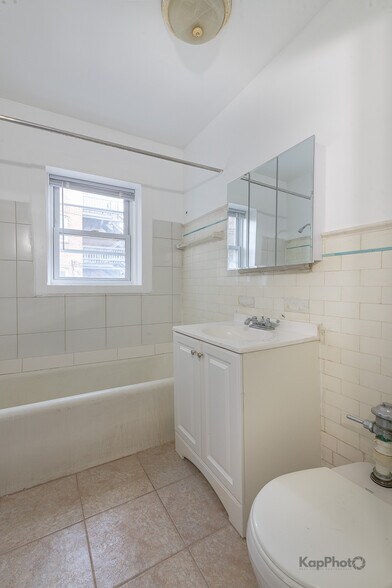 More Photos Of 2250-2258 W Rosemont Ave, Chicago Apartments For Sale