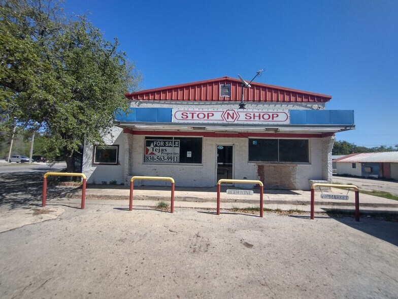 More Photos Of 100 Military hwy, Brackettville Service Station For Sale