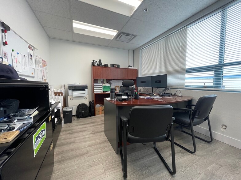 More Photos Of 1833 Coast Meridian Rd, Port Coquitlam Warehouse For Sale