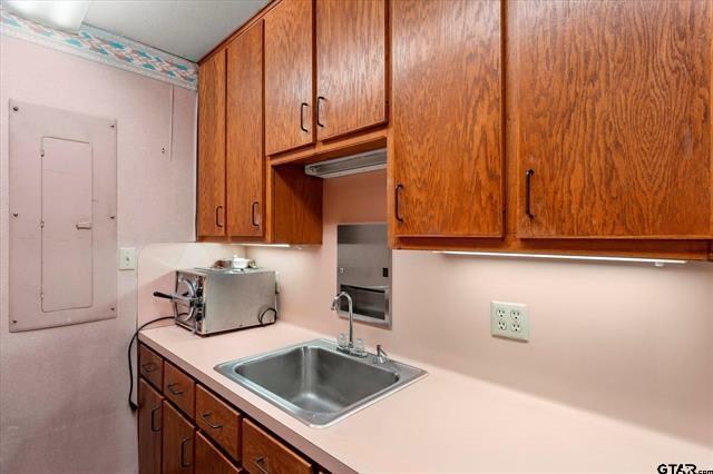 More Photos Of 2005 N Jefferson Ave, Mount Pleasant Medical For Sale