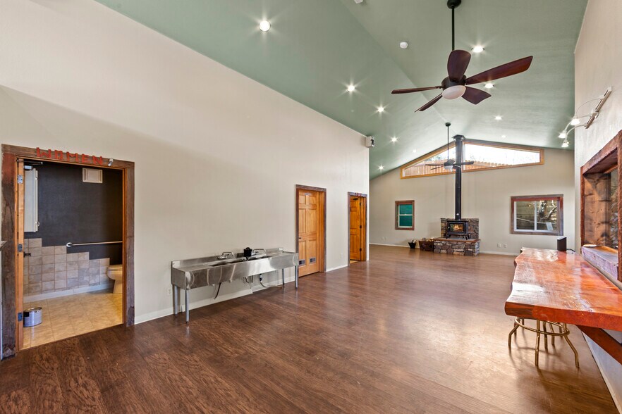 More Photos Of 606 W Byers Ave, Hot Sulphur Springs Flex For Sale