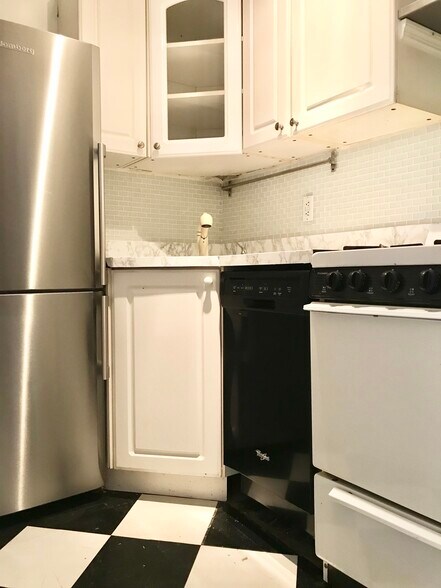 More Photos Of 33 Withers St, Brooklyn Apartments For Sale