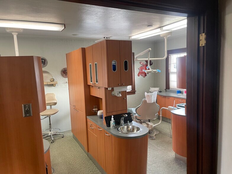 More Photos Of 15 S 8th Ave, Brighton Office For Sale