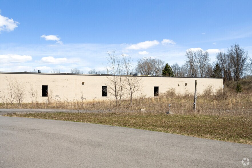More Photos Of 7629 New York 5, Bloomfield Manufacturing For Lease