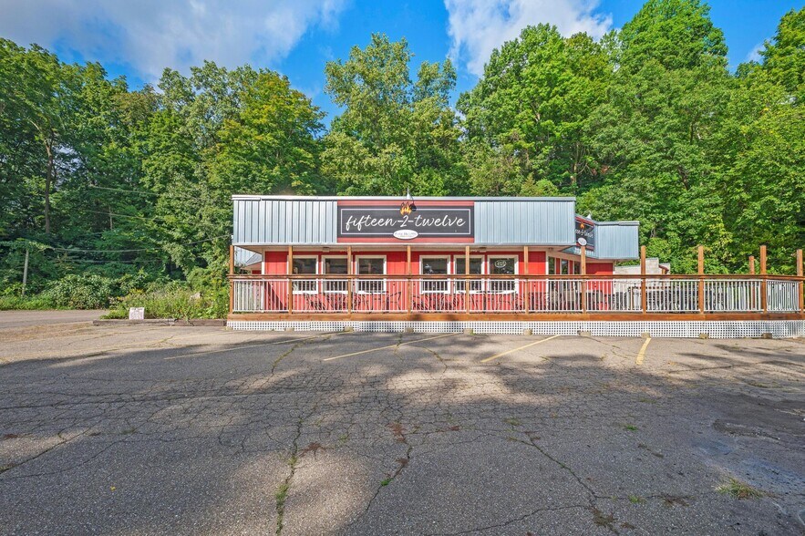 More Photos Of 15212 N Red Bud Trl, Buchanan General Retail For Sale