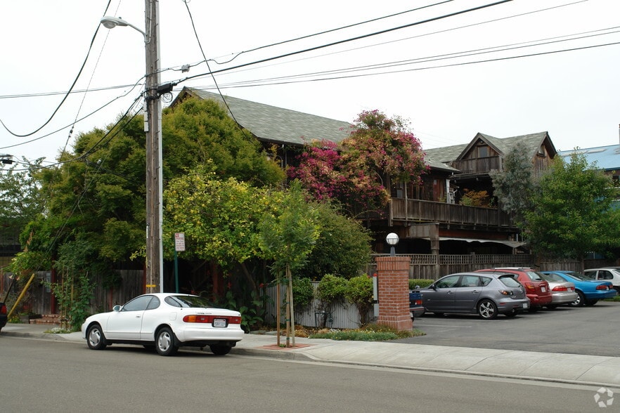 Primary Photo Of 5500 Doyle St, Emeryville Office For Sale