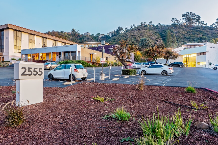 More Photos Of 2555 Camino del Rio S, San Diego Office For Lease