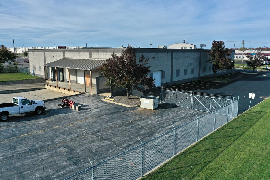 More Photos Of 21600 Miles Rd, North Randall Flex For Lease