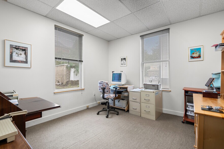 More Photos Of 1074 Massachusetts Ave, Arlington Office For Sale