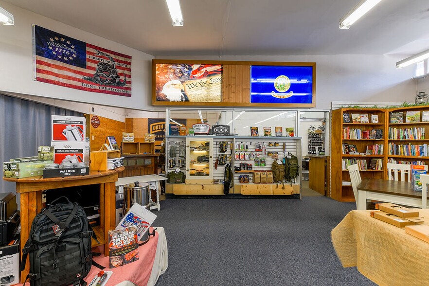 More Photos Of 535 Pine St, Potlatch Storefront Retail Office For Sale