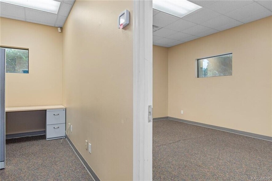 More Photos Of 102 E Highland Blvd, Inverness Drugstore For Sale
