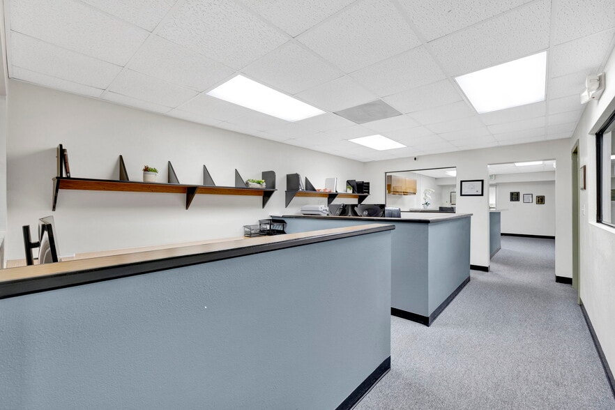 More Photos Of 3455 Ocean View Blvd, Glendale Office For Lease