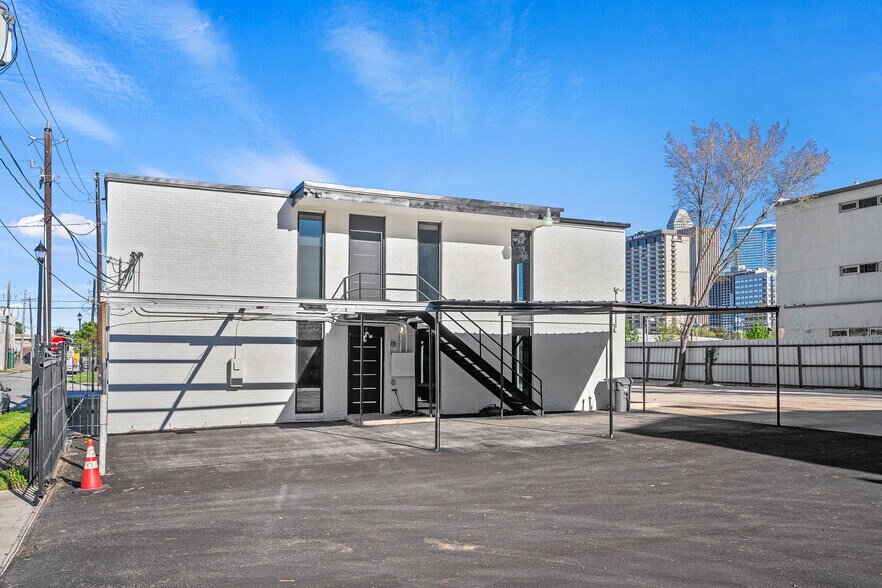 More Photos Of 2323 Caroline St, Houston Medical For Lease