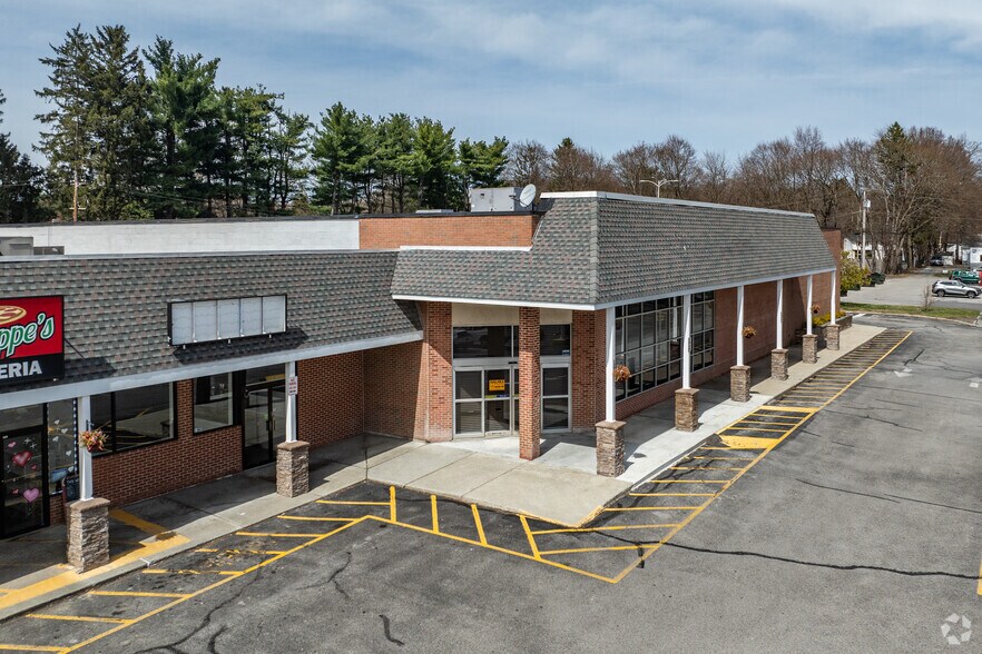 More Photos Of 40 Vassar Rd, Poughkeepsie Storefront For Sale