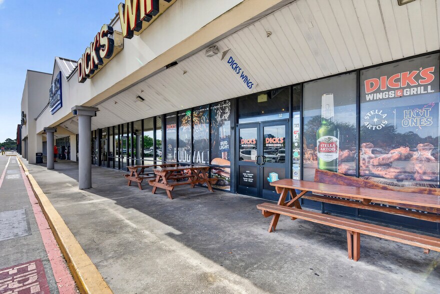 More Photos Of 14286 Beach Blvd, Jacksonville Beach General Retail For Sale