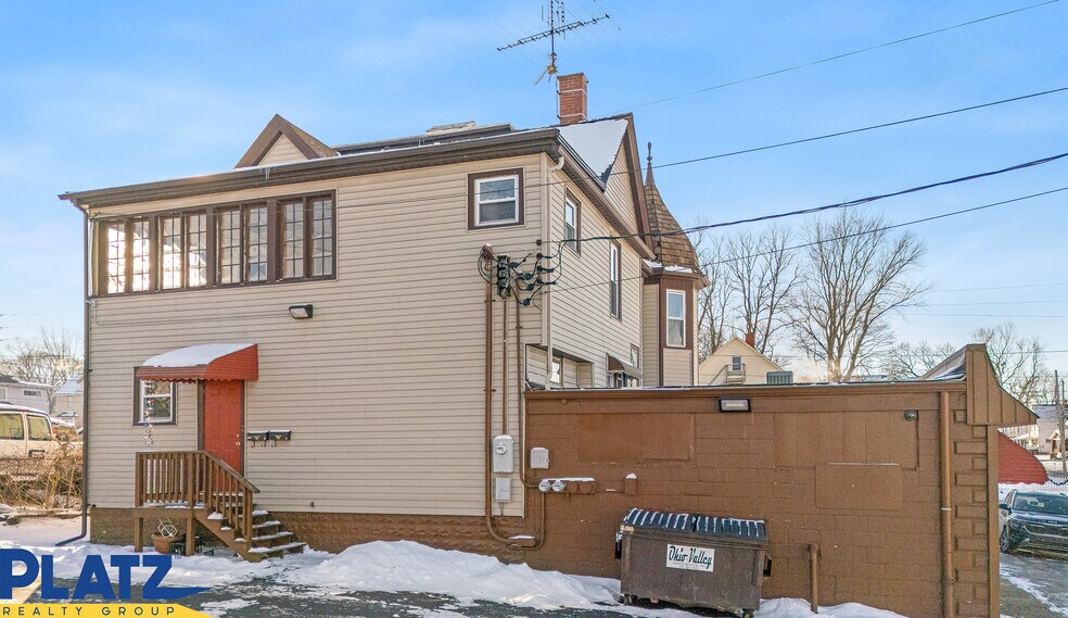 More Photos Of 913 E Market St, Warren Freestanding For Sale