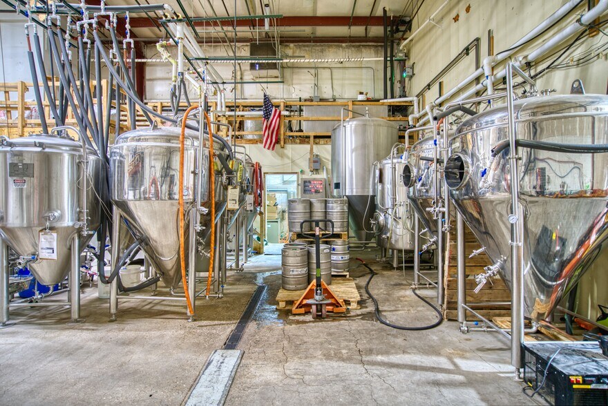 More Photos Of 3220 Prairie Ave, Boulder Unknown For Lease