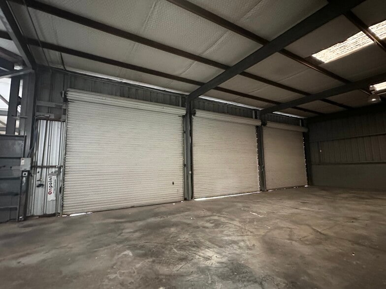 More Photos Of 13626 Ann Louise Rd, Houston Warehouse For Sale
