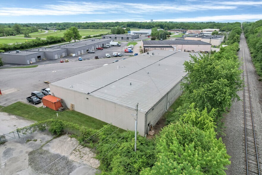More Photos Of 2135 S James Rd, Columbus Warehouse For Lease