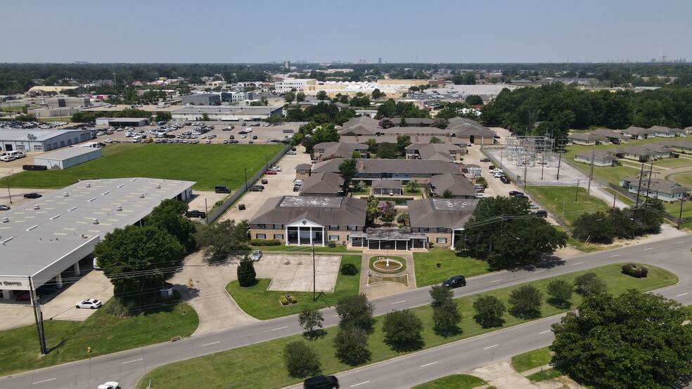 Primary Photo Of 675 Wooddale Blvd, Baton Rouge Apartments For Sale