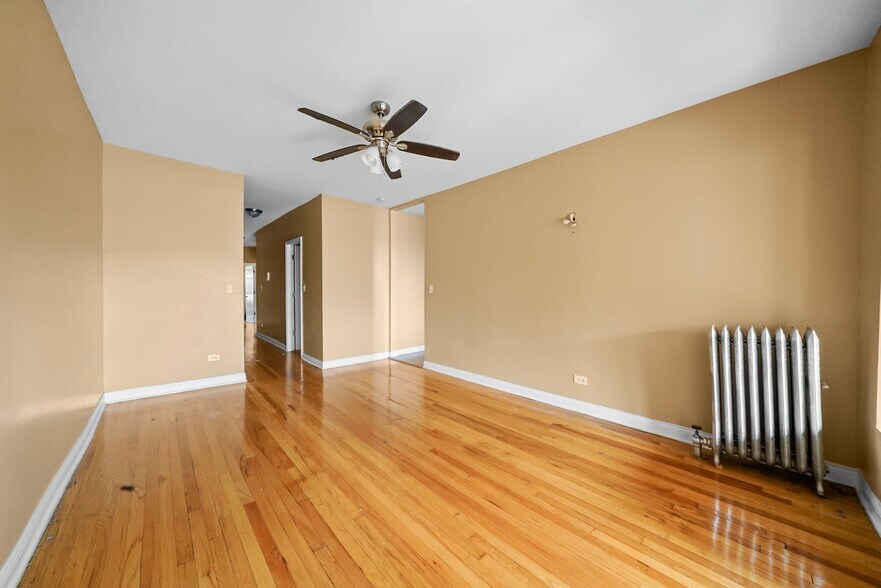 More Photos Of 7220 S Yates Blvd, Chicago Apartments For Sale