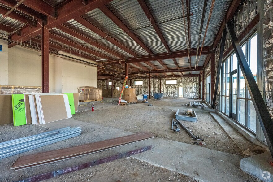 More Photos Of 2100 Louisiana Blvd NE, Albuquerque Coworking Space