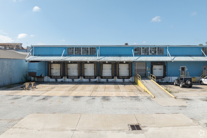 More Photos Of 2121 Huron St, Jacksonville Warehouse For Lease