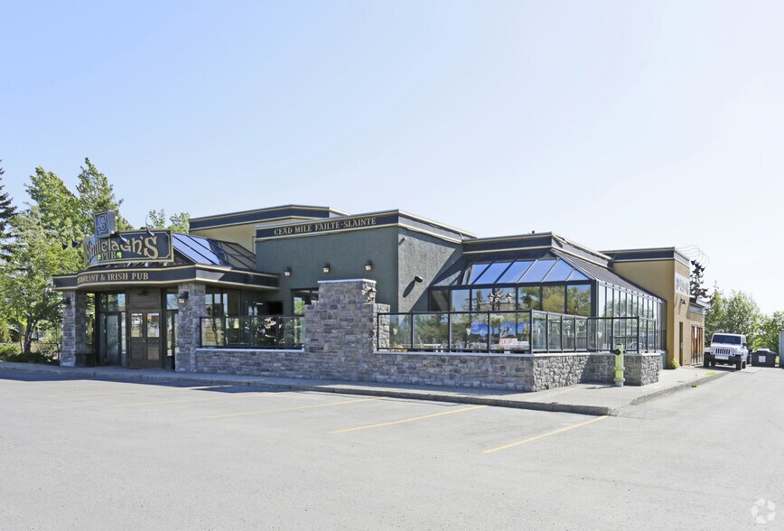 Primary Photo Of 3575 20th Ave NE, Calgary Restaurant For Lease