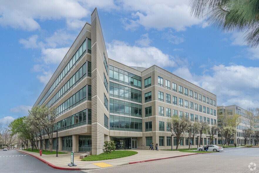 More Photos Of 6210 Stoneridge Mall Rd, Pleasanton Unknown For Lease