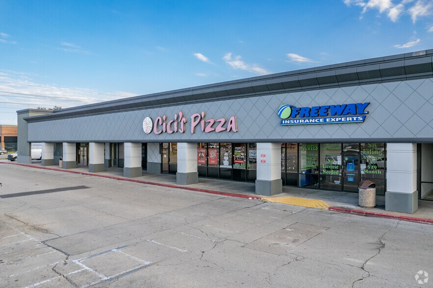 More Photos Of 4501-4765 W FM 1960 Rd, Houston Unknown For Lease