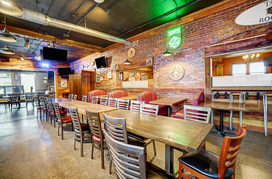 More Photos Of 126 W High St, Springfield Lodge Meeting Hall For Sale