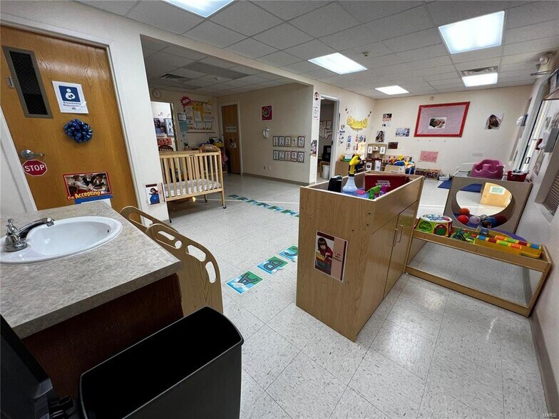 More Photos Of 19788 Sackett Ln, Waynesville Office For Sale