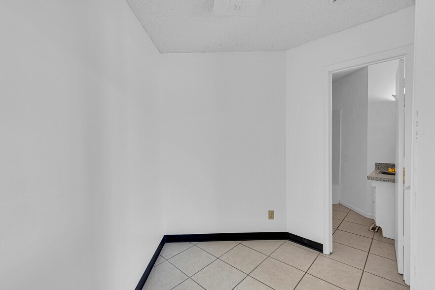 More Photos Of 205 Southbrook Pky, Kearney Daycare Center For Sale
