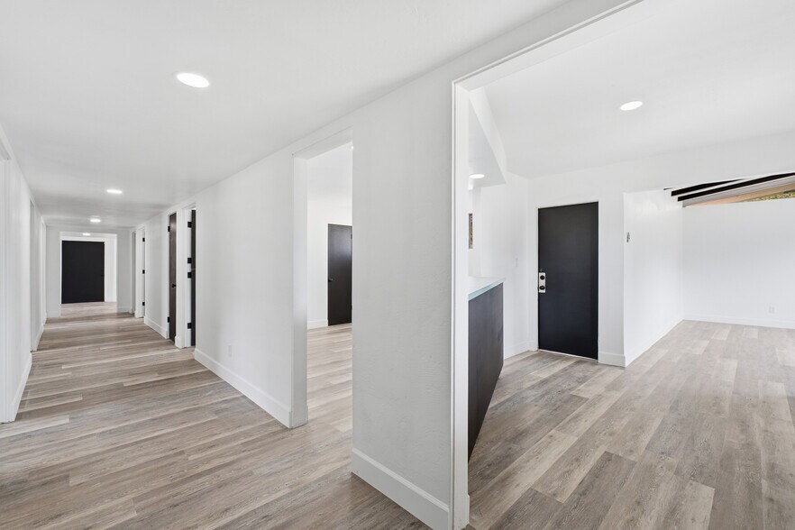 More Photos Of 1012 Hale Ave, Corcoran Office Residential For Sale