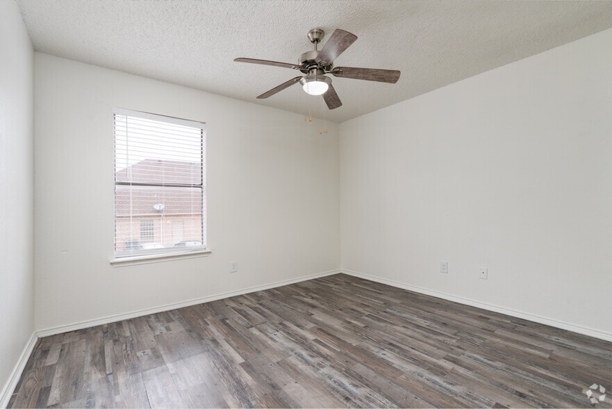 More Photos Of 121 S Hampton Rd, Crowley Apartments For Sale