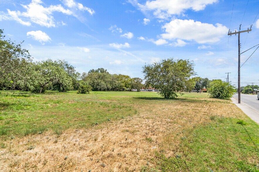 More Photos Of 115 Genevieve Dr, San Antonio Land For Sale