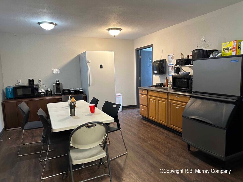 More Photos Of 1851 E Florida St, Springfield Warehouse For Lease