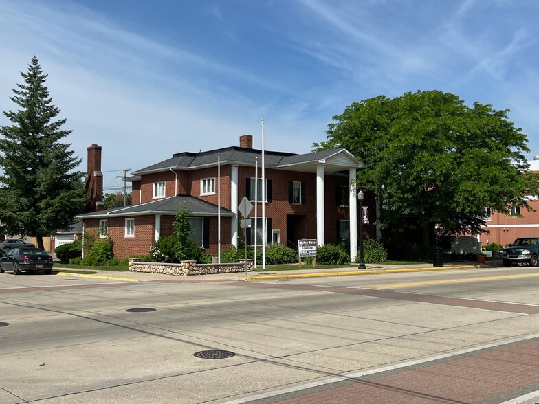 Primary Photo Of 209 N Main St, Belleville Medical For Sale