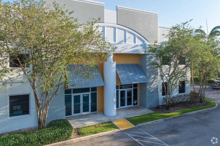 More Photos Of 4800 Lyons Technology Pky, Coconut Creek Warehouse For Sale