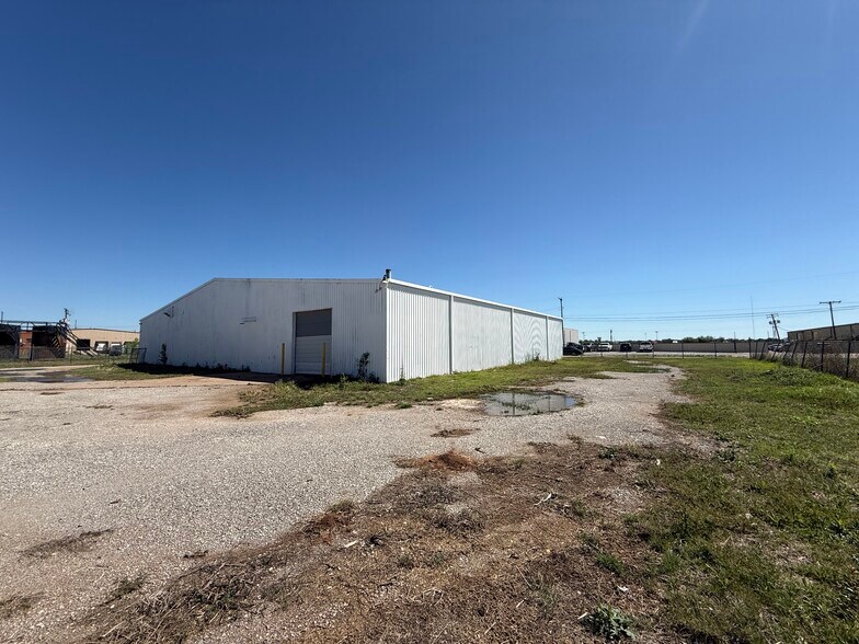 More Photos Of 3224 Industrial Dr, Wichita Falls Manufacturing For Lease