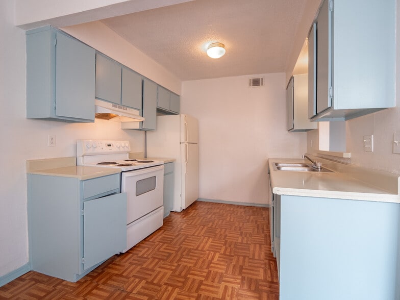 More Photos Of 5924 NW 10th St, Oklahoma City Apartments For Sale