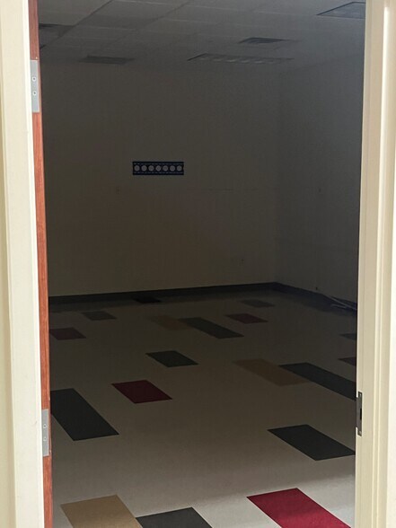 More Photos Of 7001 NW 4th Blvd, Gainesville Freestanding For Sale