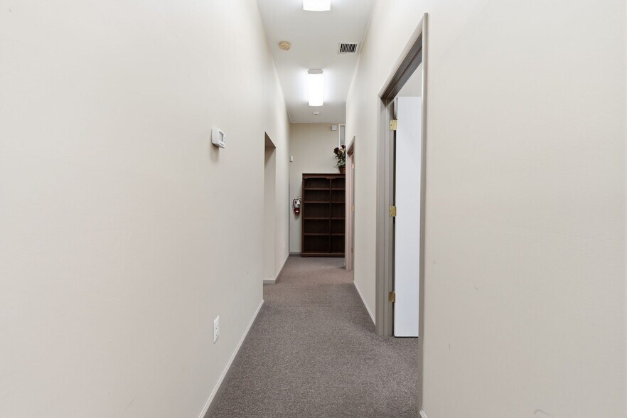 More Photos Of 3157 Mechanicsville Rd, Eddington Medical For Sale