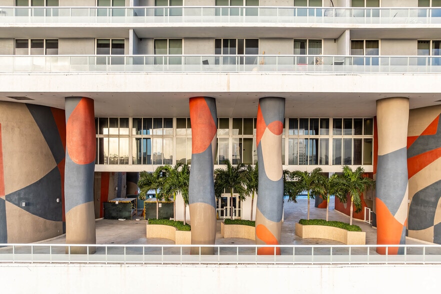 More Photos Of 50 Biscayne Blvd, Miami Apartments For Lease