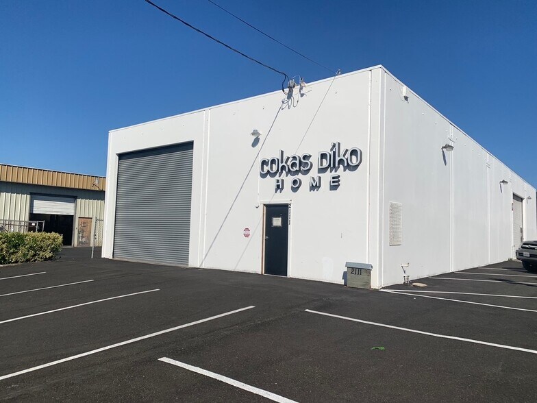 Primary Photo Of 2111 Bluebell Dr, Santa Rosa Service For Lease