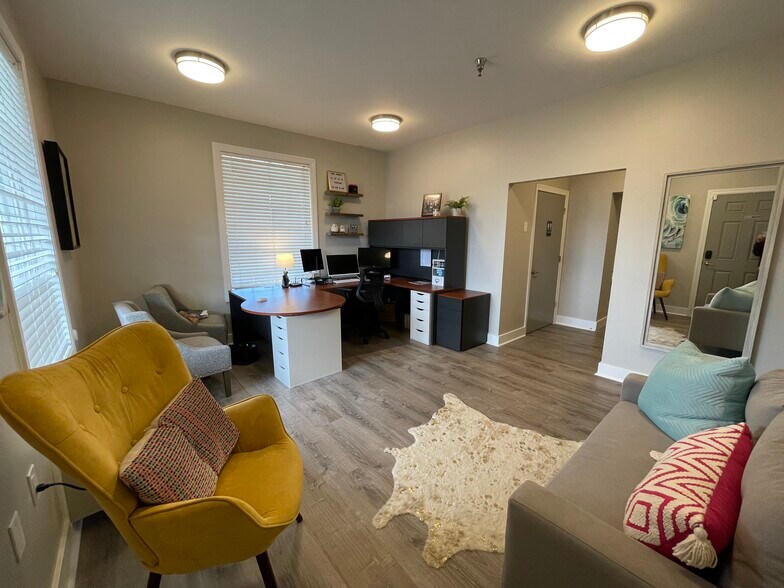 More Photos Of 6478 Putnam Ford Dr, Woodstock Office For Lease